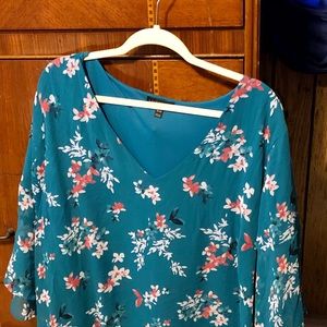 ☘️Lane Bryant Blouse 26/28☘️
